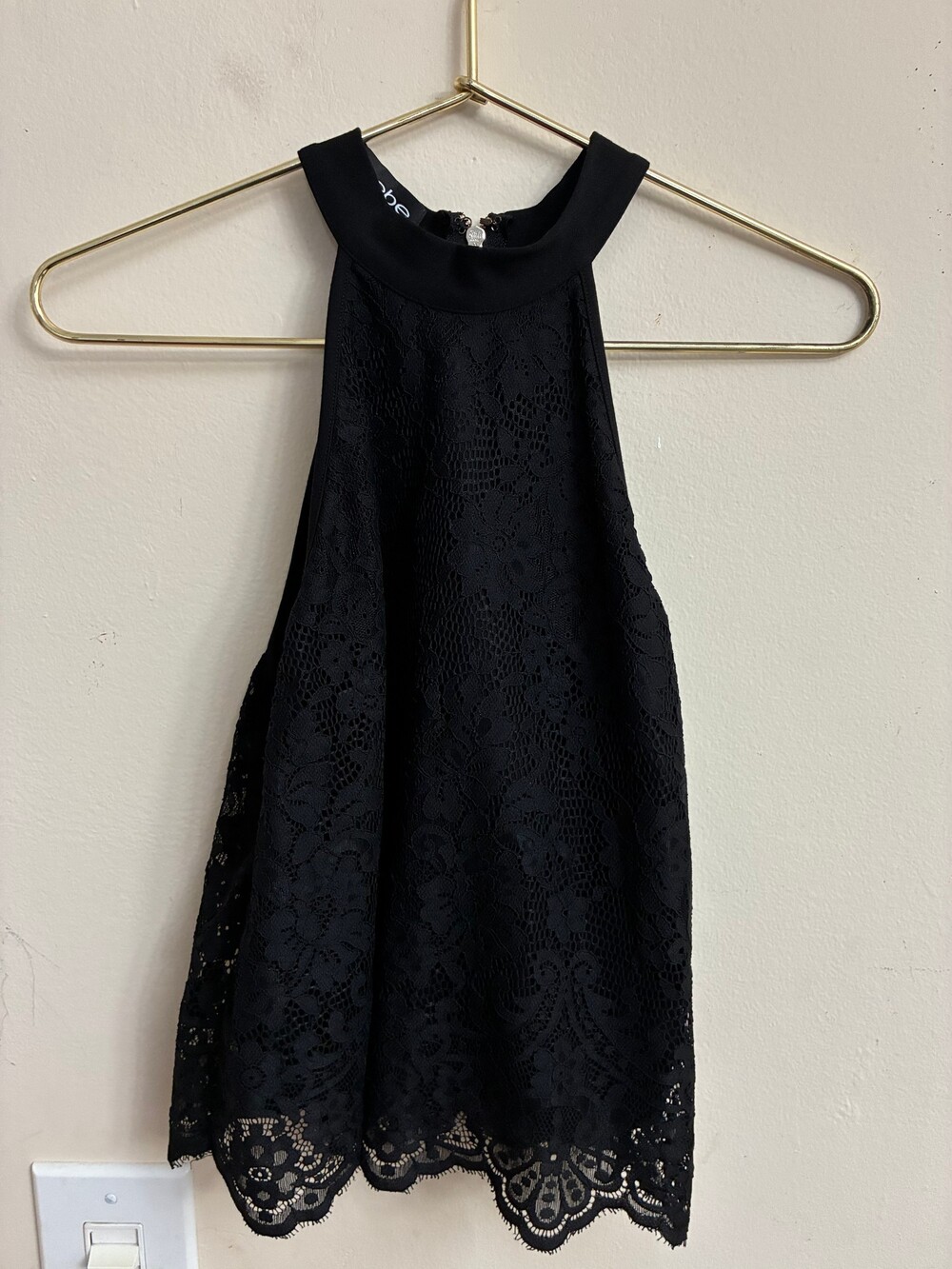 bebe Black Lace Halter Top Floral Scalloped Hem Back Zip Y2K Going Out